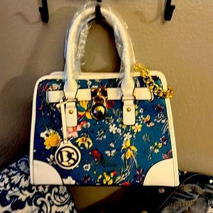 Dasein handbag 👜 worth every penny.